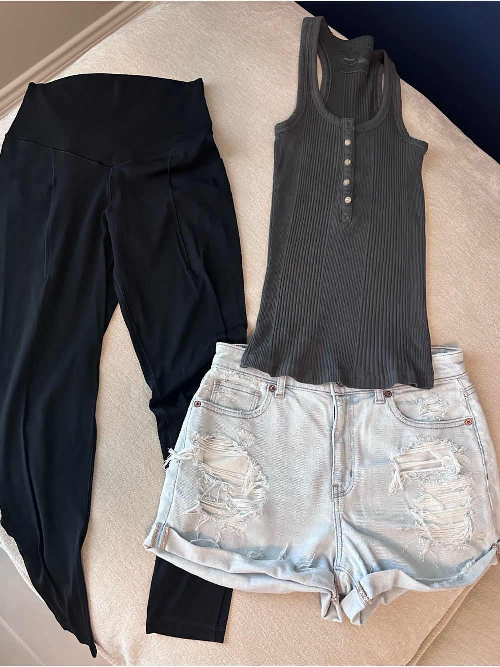 Bundle Aerie shirt,leggings and American Eagle Light Wash Distressed Jean Shorts